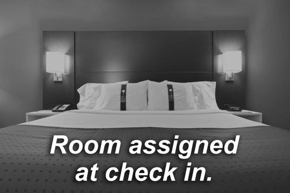 Holiday Inn Express Mccomb By Ihg Eksteriør billede