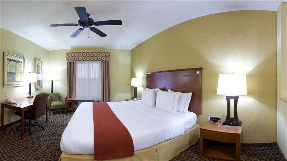 Holiday Inn Express Mccomb By Ihg Eksteriør billede