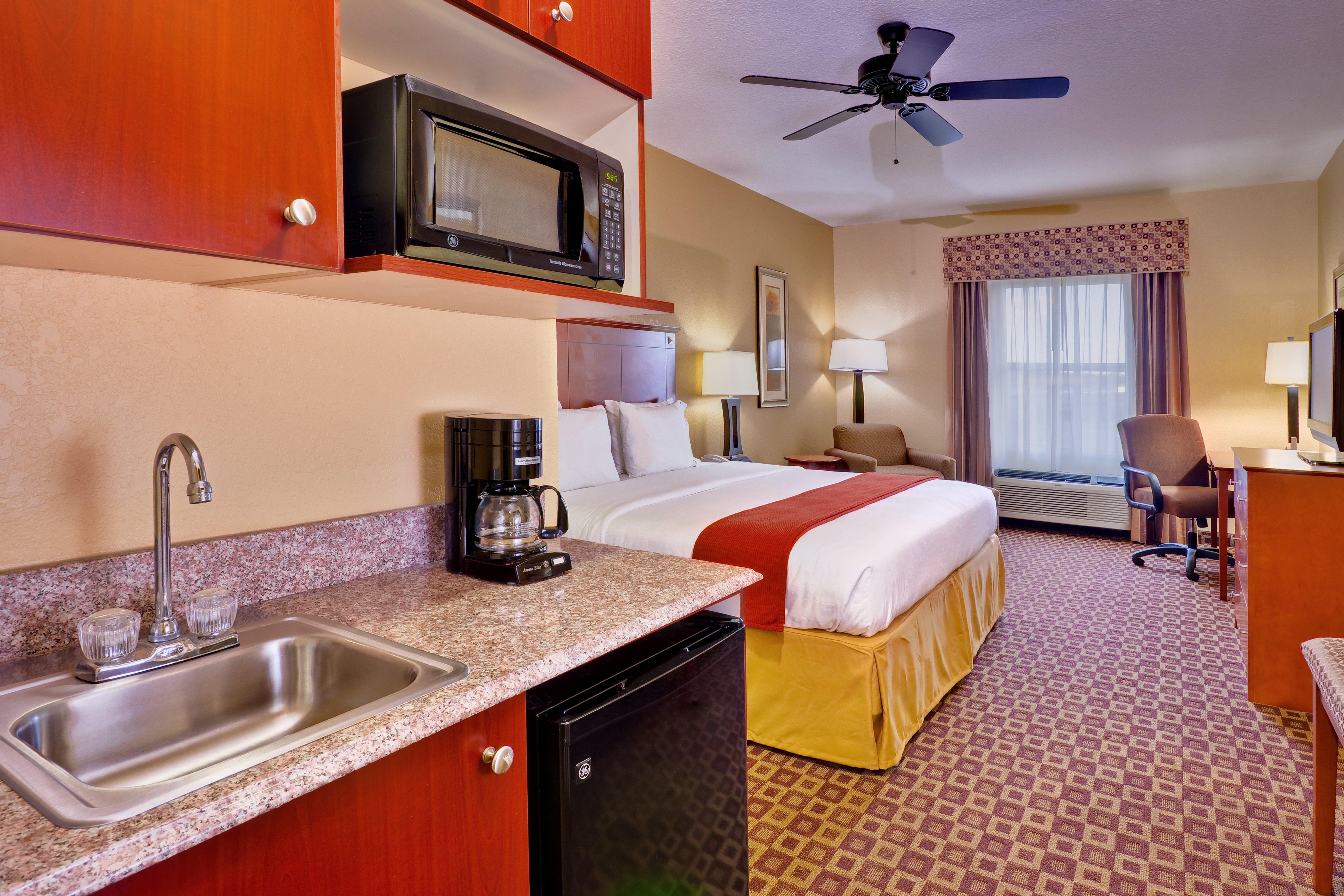 Holiday Inn Express Mccomb By Ihg Eksteriør billede