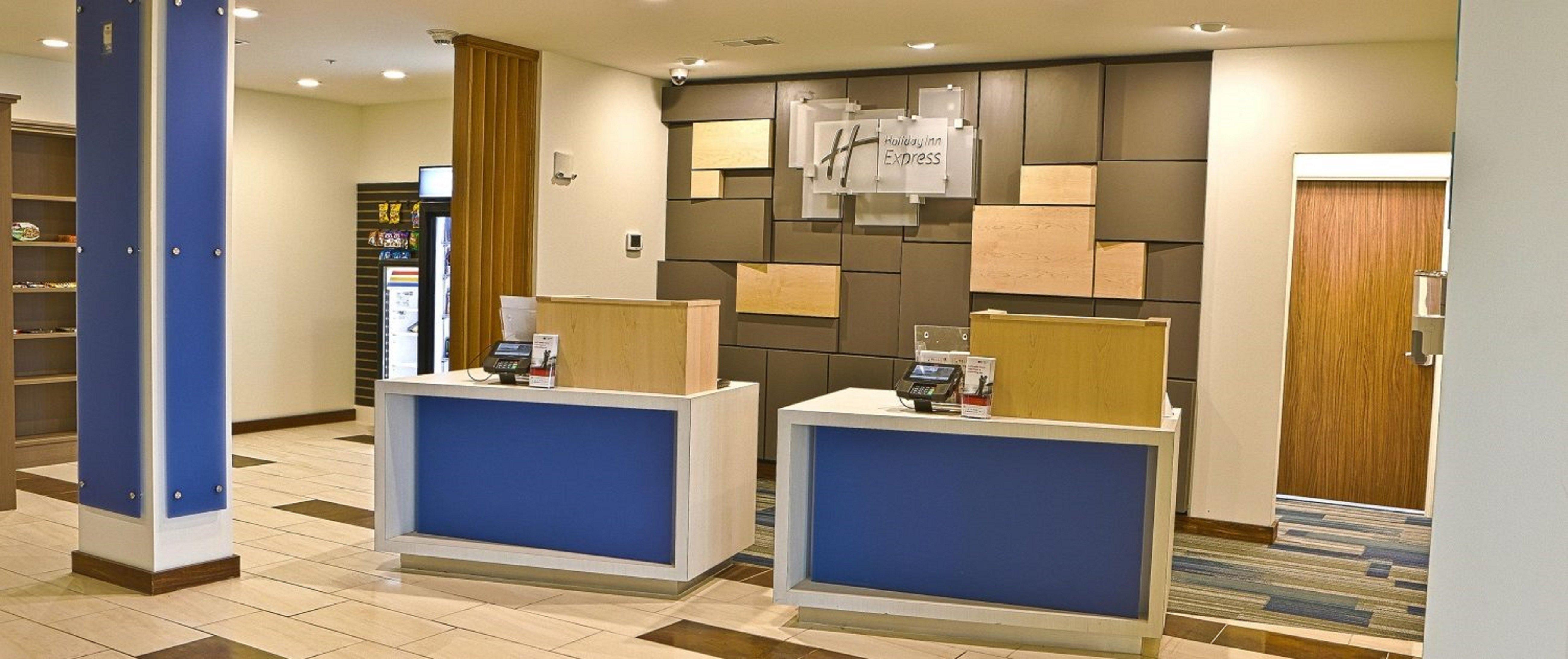 Holiday Inn Express Mccomb By Ihg Eksteriør billede